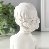 Статуэтка интерьерная "Девушка с повязкой на глазах", 14,3х9,5х7 см Статуэтка интерьерная "Девушка с повязкой на глазах", 14,3х9,5х7 см