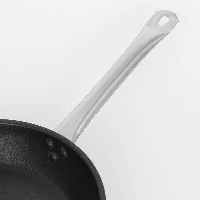 Сковорода из нержавеющей стали Hanna Knövell, d=26 см, h=5 см, толщина стенки 0,6 мм, длина ручки 25 см, антипригарное покрытие, индукция Сковорода из нержавеющей стали Hanna Knövell, d=26 см, h=5 см, толщина стенки 0,6 мм, длина ручки 25 см, антипригарное покрытие, индукция