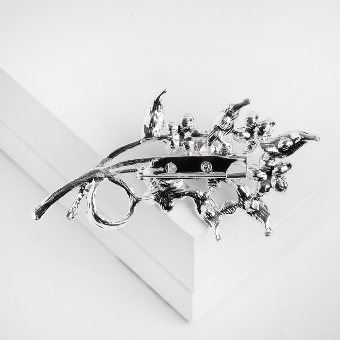 Брошь «Цветы» на ветке, цвет белый в серебре Брошь «Цветы» на ветке, цвет белый в серебре