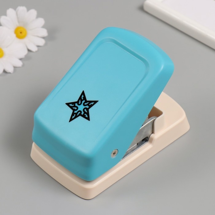 Дырокол фигурный рисунок 5х5 см Дырокол фигурный рисунок 5х5 см "Звезда фигурная" 8.6х14,6х6,9 см