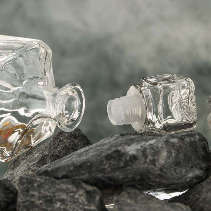 Графин стеклянный «Герб России», 500 мл, форма МИКС Графин стеклянный «Герб России», 500 мл, форма МИКС