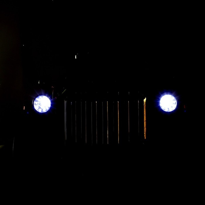 Электромобиль «Ретро», с подставкой для родителя, цвет красный глянец Электромобиль «Ретро», с подставкой для родителя, цвет красный глянец