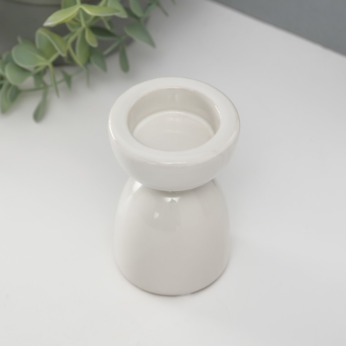 Подсвечник керамика на 1 свечу Подсвечник керамика на 1 свечу "Иллюзорность" d=4 см белый 6,5х6,5х10 см