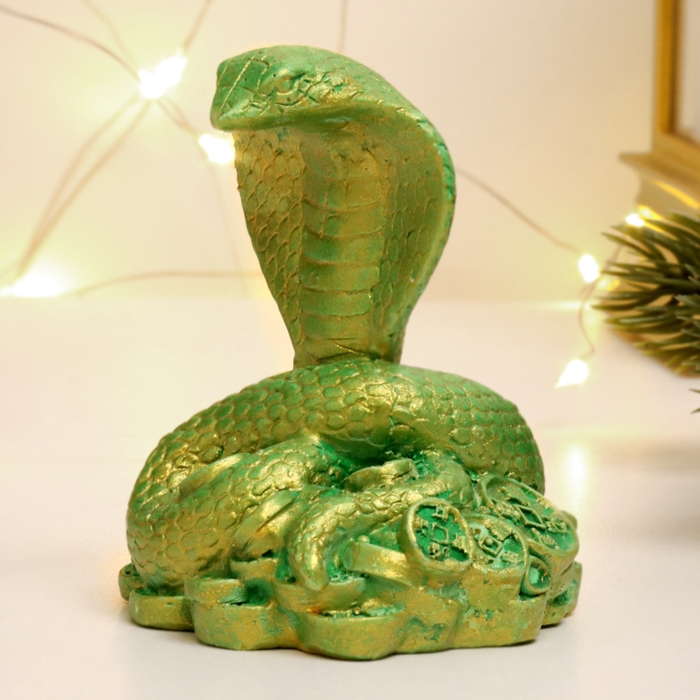 Новый год. Символ 2025. Фигура Новый год. Символ 2025. Фигура "Змея Кобра на деньгах" зеленый с позолотой, 8х5х5см