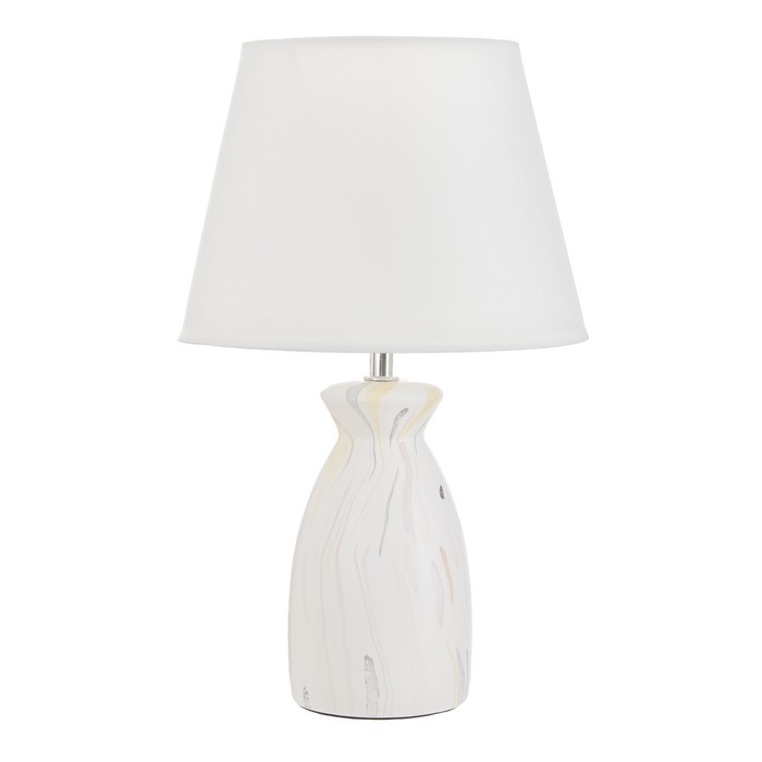 Настольная лампа Настольная лампа "Лаена" E14 40Вт белый 22,5х22,5х37 см RISALUX