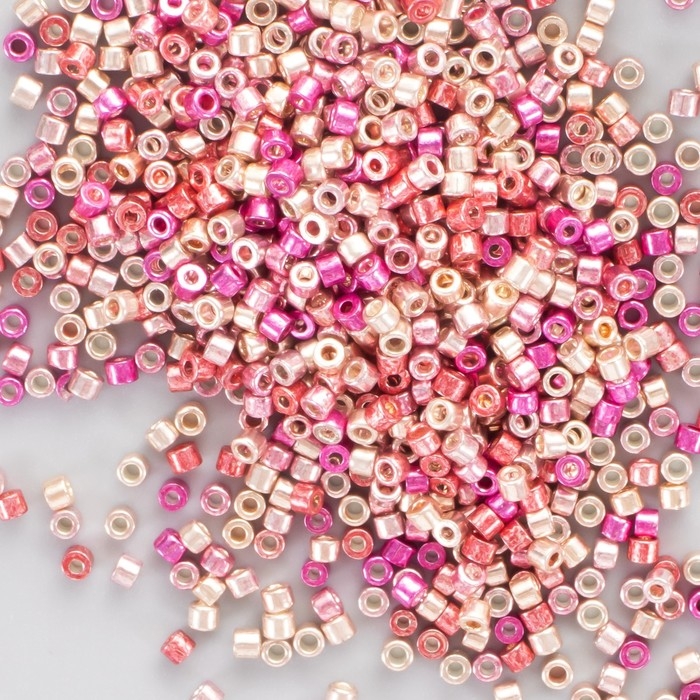 Бисер стекло 11/0  Бисер стекло 11/0 "Цилиндр. Карамельно-розовый глянец" 10 гр