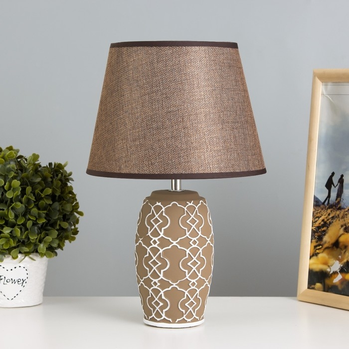 Настольная лампа Настольная лампа "Камила" Е14 40Вт кофейно-белый 22х22х35 см RISALUX