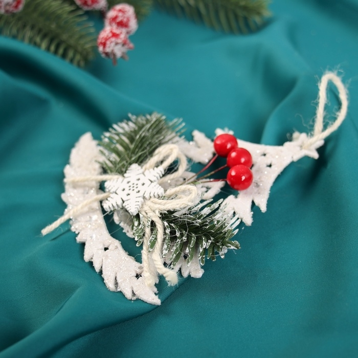 Украшение ёлочное Украшение ёлочное "Ёлочка с ягодками" 11х11 см, белый