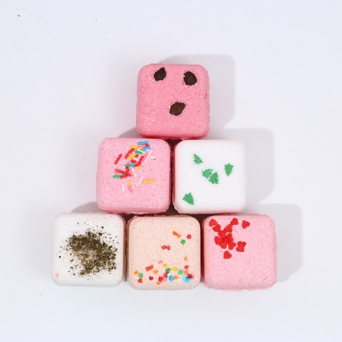 Подарочный набор косметики «Верь в чудеса!», бомбочки для ванны с добавками, 6 х 70 г, Новый Год Подарочный набор косметики «Верь в чудеса!», бомбочки для ванны с добавками, 6 х 70 г, Новый Год