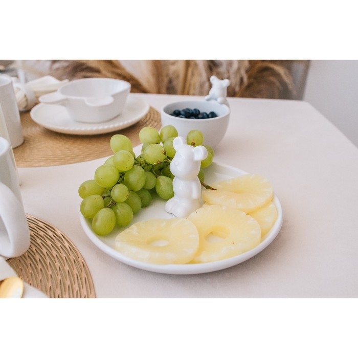 Тарелка керамическая Доляна «Мишка Отто», 20,5×9 см, цвет белый Тарелка керамическая Доляна «Мишка Отто», 20,5×9 см, цвет белый