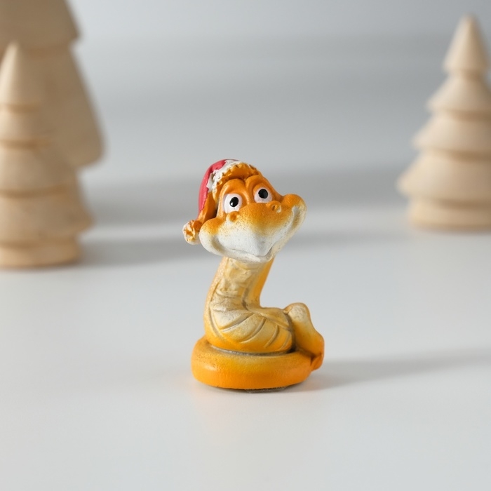 Сувенир полистоун Сувенир полистоун "Добрый змей в новогоднем колпаке" МИКС 2,5х2,5х4 см