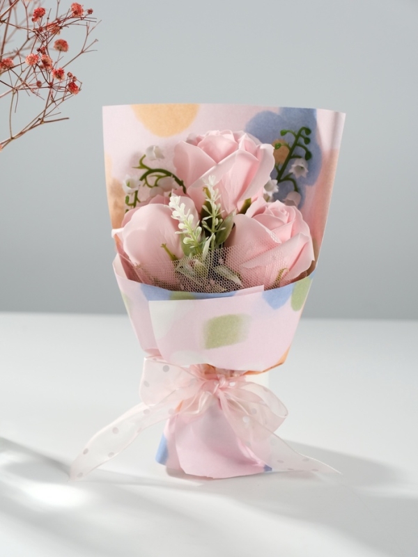 Букет из мыльных лепестков "Розы в подарочной коробке" розовый 7,5х13,8х20,5 см