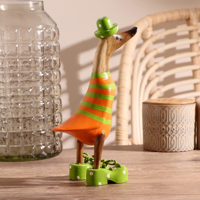 Сувенир Сувенир "Утка в оранжево-зеленом костюме" дерево 13х9х27 см