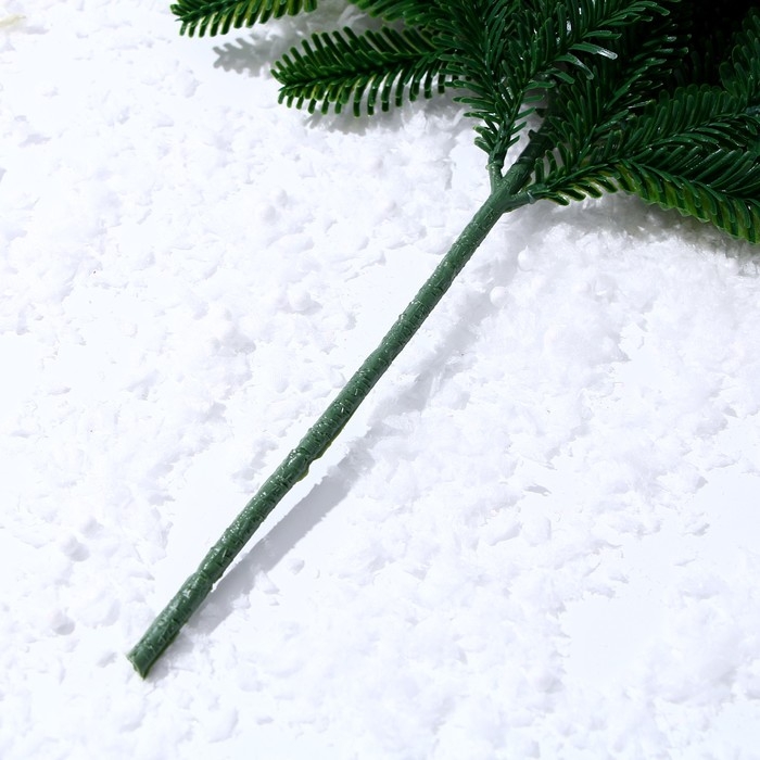 Декор «Ветвь пышной ели» Декор «Ветвь пышной ели»