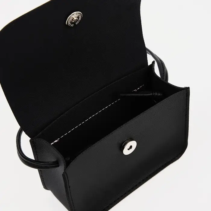 Сумка детская для девочки на магните, длинный ремень, цвет чёрный Сумка детская для девочки на магните, длинный ремень, цвет чёрный