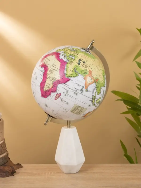 Глобус сувенирный 23х20х38 см, подставка мрамор Глобус сувенирный 23х20х38 см, подставка мрамор