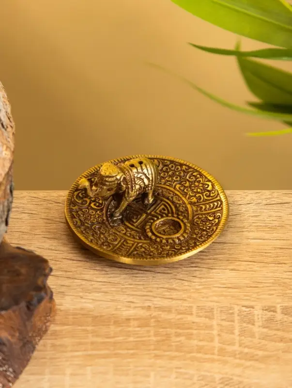 Подставка под благовония  Подставка под благовония "Слоник на тарелке" латунь 7 см