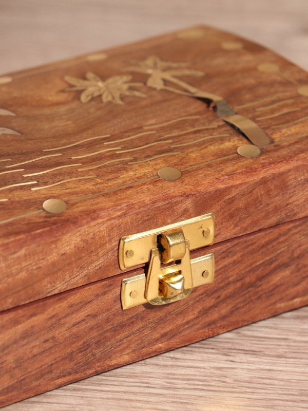 Шкатулка «Дельфины», 15.5×10.5×5.5 см, дерево шишам, латунь