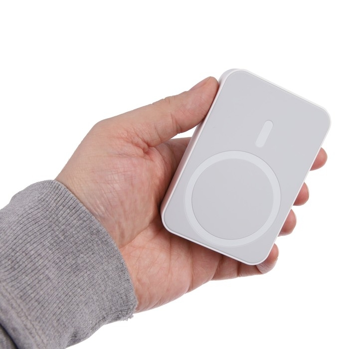 Внешний аккумулятор Luazon CRR-34, 10000 мАч, 5 W, с функцией MagSafe, Lightning, белый Внешний аккумулятор Luazon CRR-34, 10000 мАч, 5 W, с функцией MagSafe, Lightning, белый