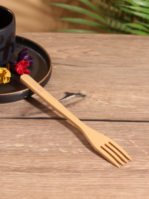 Вилка бамбуковая 20 см