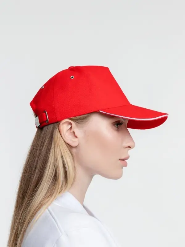 Бейсболка Classic, красная с белым кантом Бейсболка Classic, красная с белым кантом