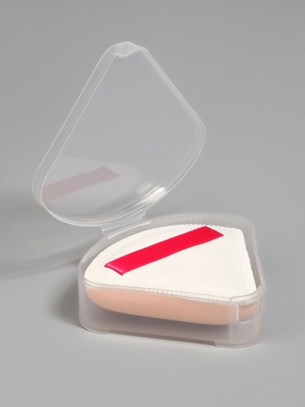 Спонж д/макияжа треуг с держат 7*7см  в пласт футляре латекс белый пакет QF Спонж д/макияжа треуг с держат 7*7см  в пласт футляре латекс белый пакет QF