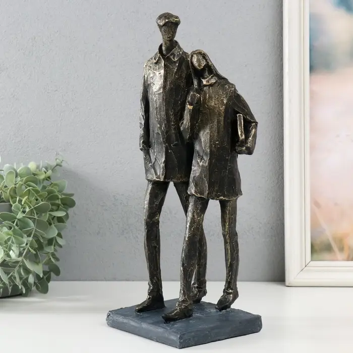 Фигурка полистоун &laquo;Молодая пара&raquo;, под металл, 13.4&times;11.8&times;34 см