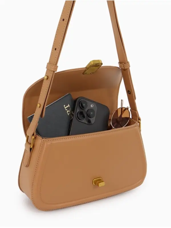 Сумка женская мессенджер TEXTURA на клапане, 23&times;6&times;13 см, тёмно-бежевая