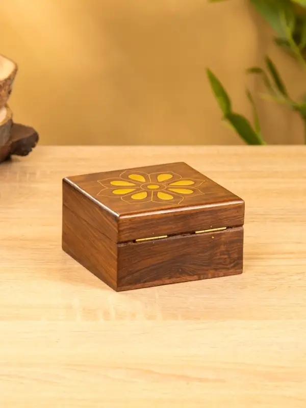 Шкатулка  Шкатулка "Цветок" 10х10х6 см, дерево шишам
