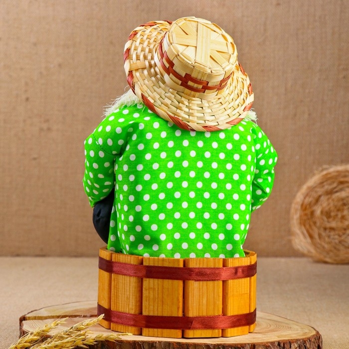 Оберег - домовой Оберег - домовой "Берендей в шляпе, сидит на бочке", h = 30 см, d = 19, микс