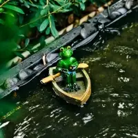 Садовая фигура 14 х 13 х 9,5 см "Лягушка в лодке" Водоплавающая Садовая фигура 14 х 13 х 9,5 см "Лягушка в лодке" Водоплавающая