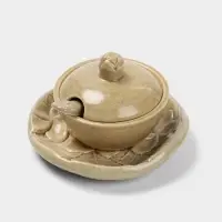 Соусник с крышкой на подставке &laquo;Флора&raquo;, 11&times;11&times;7 см, керамика, бежевый