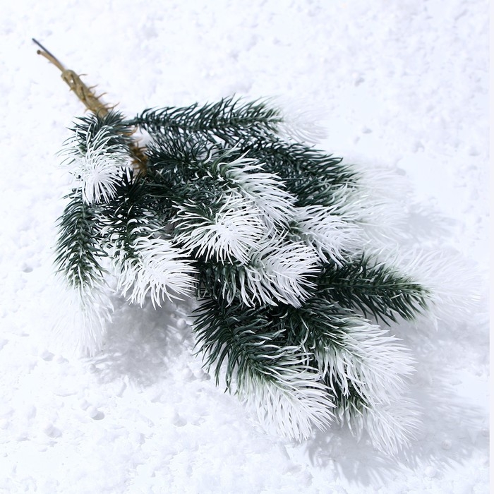 Декор &laquo;Ветвь заснеженной ели&raquo;