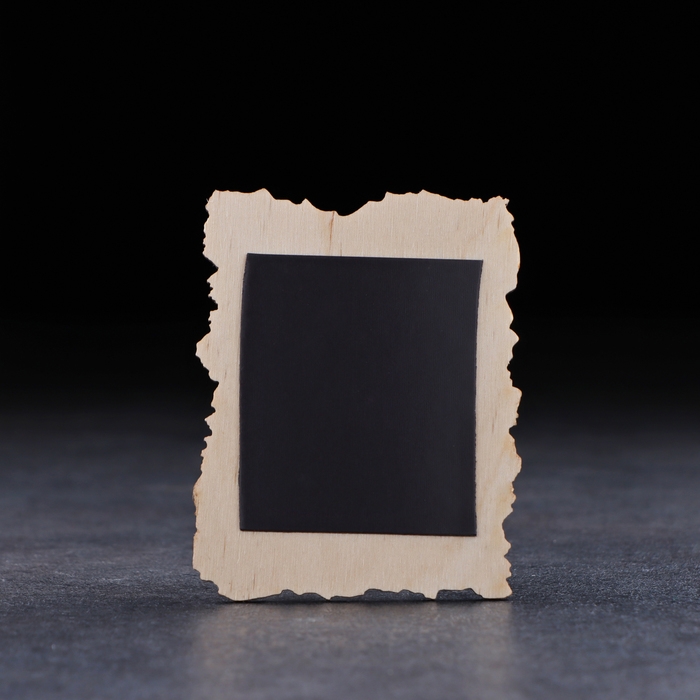 Магнит Магнит "Медведь с рыбой новый", дерево, гипс, 7х9 см