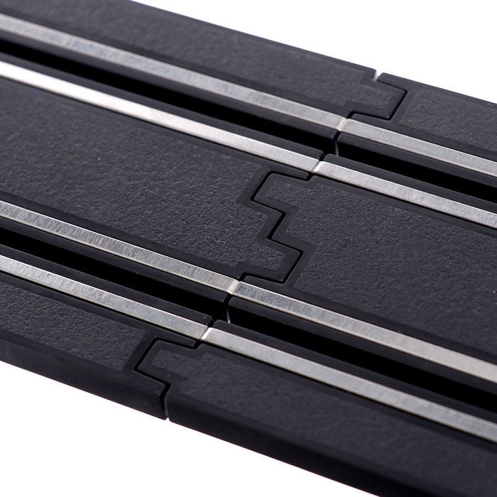 Автотрек «Турбо кросс», с 4 машинами работает от сети, длина трека 8,38 м. Автотрек «Турбо кросс», с 4 машинами работает от сети, длина трека 8,38 м.