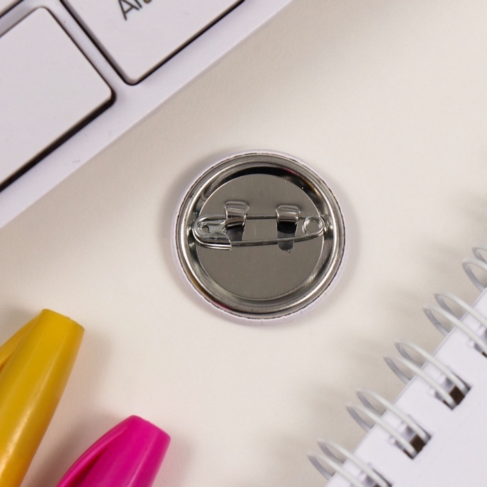 Значки закатные набор 3 шт d=25 мм Значки закатные набор 3 шт d=25 мм "Отпечатки на сердце" 7х7 см