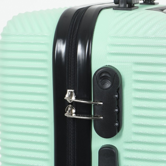 Чемодан малый 36 л (S), «Фабрика КАРТЕКС», отдел на молнии, кодовый замок, 4 колеса, цвет мятный Чемодан малый 36 л (S), «Фабрика КАРТЕКС», отдел на молнии, кодовый замок, 4 колеса, цвет мятный