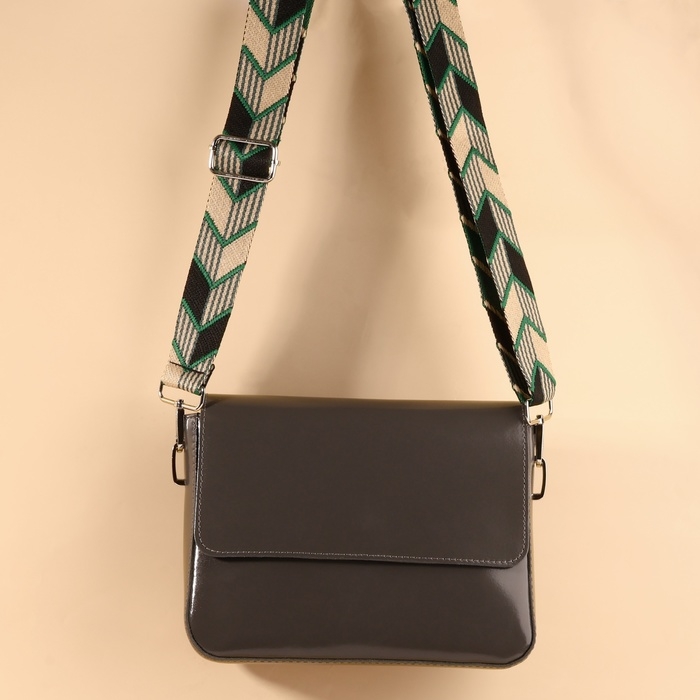 Ручка для сумки «Орнамент стрелки», стропа, с карабинами, 139 ± 3 × 3,8 см, цвет зелёный/чёрный Ручка для сумки «Орнамент стрелки», стропа, с карабинами, 139 ± 3 × 3,8 см, цвет зелёный/чёрный