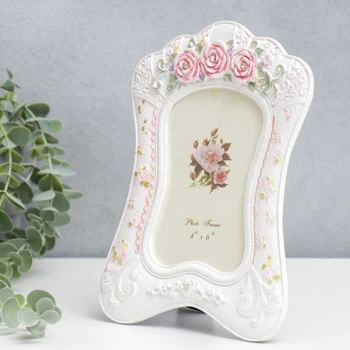 Фоторамка полистоун 10х15 см Фоторамка полистоун 10х15 см "Розы. Кружевная вышивка" стразы 23х16,5 см
