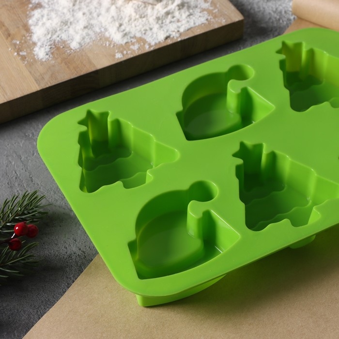 Форма для выпечки новогодняя Доляна «Новый год. Ёлка и Дед мороз», силикон, 25×17 см, 6 ячеек, цвет зелёный Форма для выпечки новогодняя Доляна «Новый год. Ёлка и Дед мороз», силикон, 25×17 см, 6 ячеек, цвет зелёный