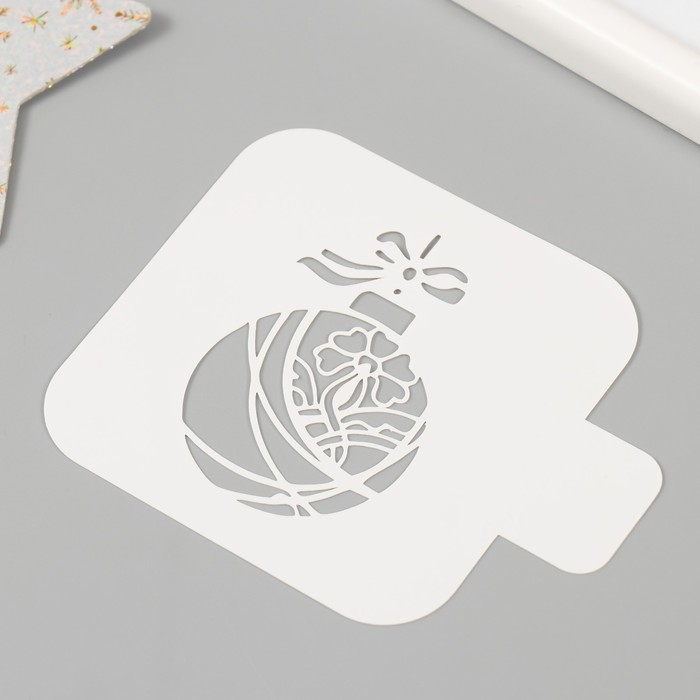 Трафарет пластиковый Трафарет пластиковый "Новогодний шарик", размер 9х9 см