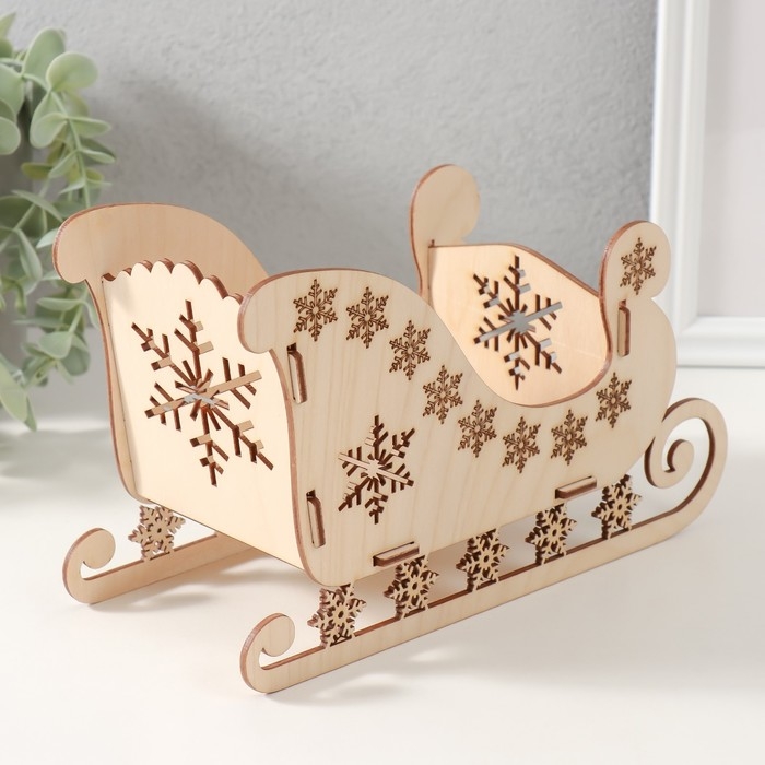 Шкатулка-сани  Шкатулка-сани "Снежиночки" 22х9х13,5 см (набор 5 деталей)