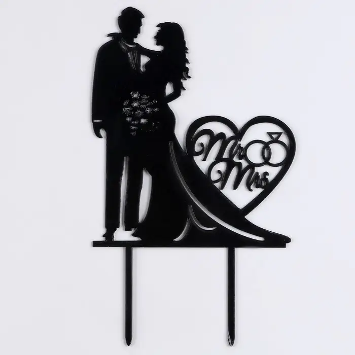 Топпер для торта «Влюблённая пара» Топпер для торта «Влюблённая пара»