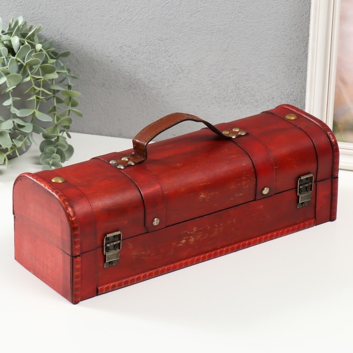 Шкатулка дерево под бутылку  Шкатулка дерево под бутылку "С заклёпками" красно-коричневая 11х34х12,8 см