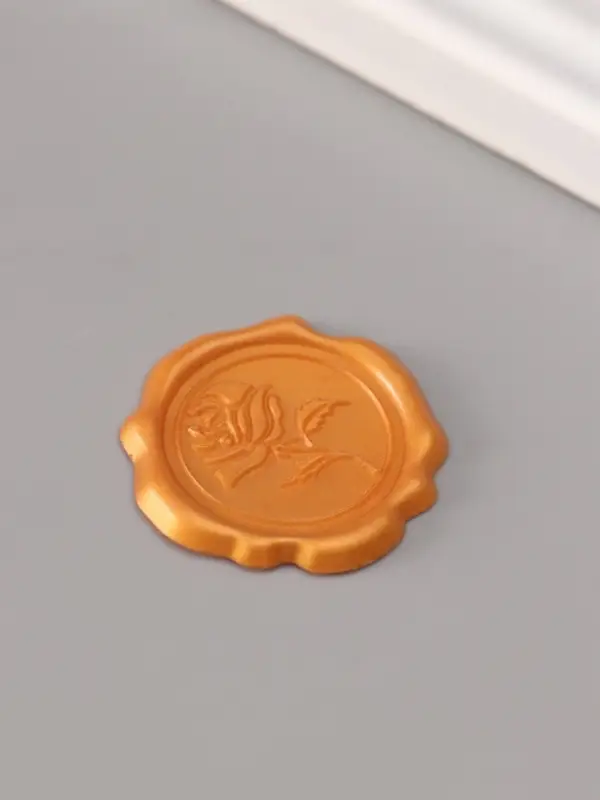 Сургучный оттиск «Роза», декоративный элемент для приглашений, конвертов и сертификатов, золото, d=3.2 см Сургучный оттиск «Роза», декоративный элемент для приглашений, конвертов и сертификатов, золото, d=3.2 см