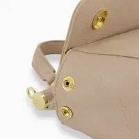 Сумка женская мессенджер TEXTURA на магните, 25&times;9&times;17 см, молочная