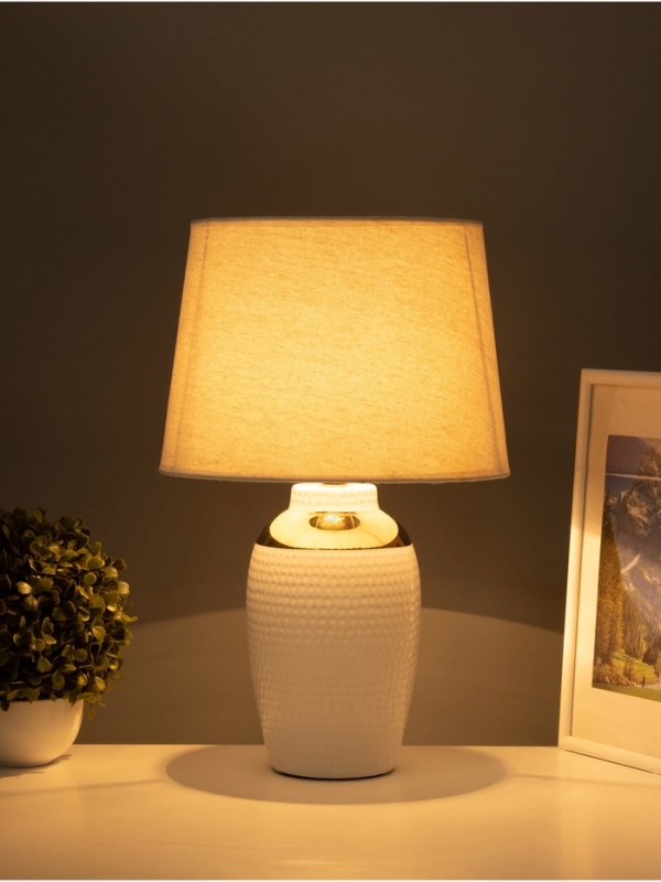 Настольная лампа Настольная лампа "Бабл" 1х15Вт Е14 белый/золото 28х28х44см