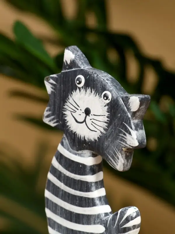 Календарь настольный Календарь настольный "Полосатый кот" дерево 7х4х14 см, цв. чёрно-белый