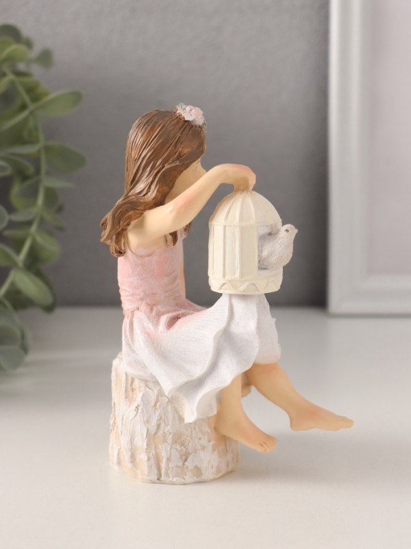 Сувенир полистоун Сувенир полистоун "Девочка с клеткой и птицей, на камне" 9х6,5х12,5 см