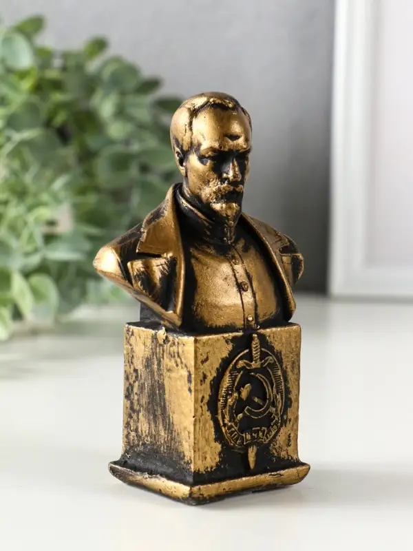 Бюст &laquo;Дзержинского Ф.Э.&raquo;, фигурка гипс, 12&times;7.5&times;4.5 см